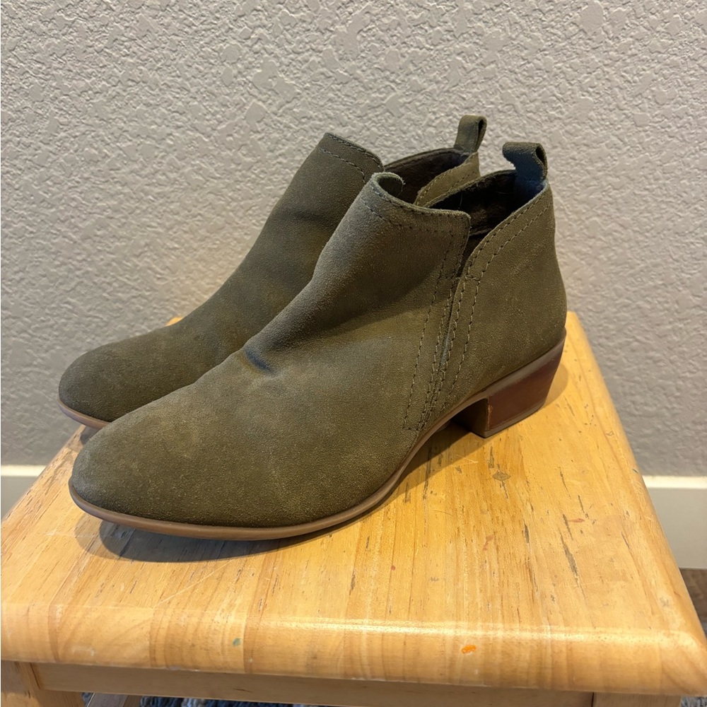 Olive green women’s booties